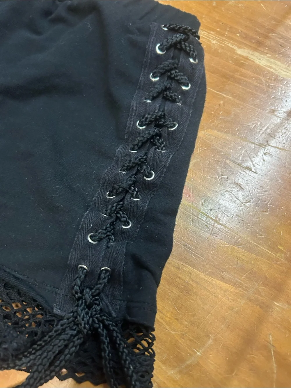 Hot Topic Black Lace-Up mesh Trim Women’s Shorts 🩳 L - Picture 8 of 8